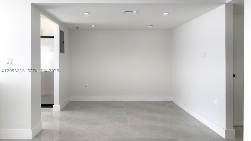 Apartment for rent at Del Prado South Tower 1601