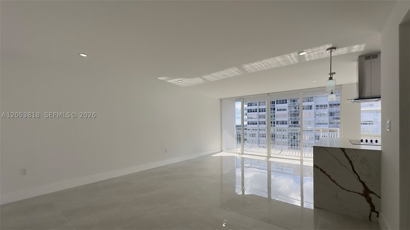 Apartment for rent at Del Prado South Tower 1601