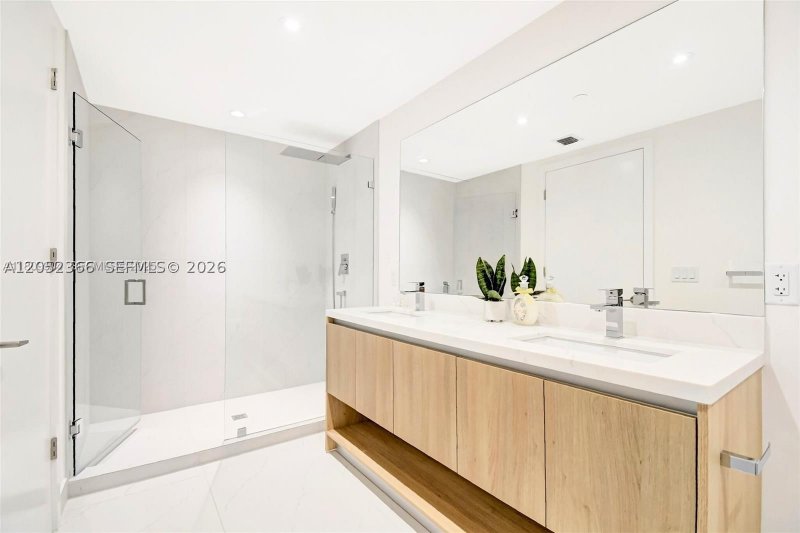 Condo for sale at Alana Bay Harbor Island 401