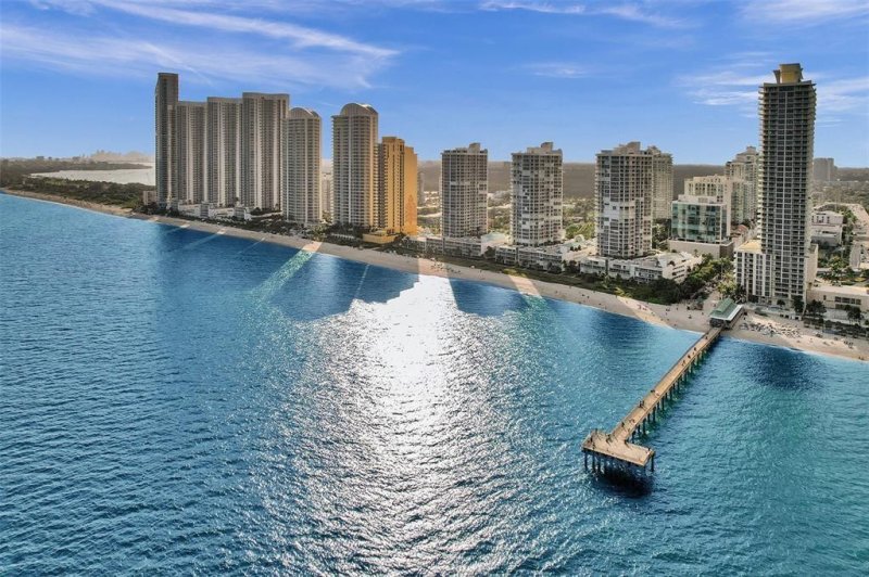Oceania 1 Apt #818