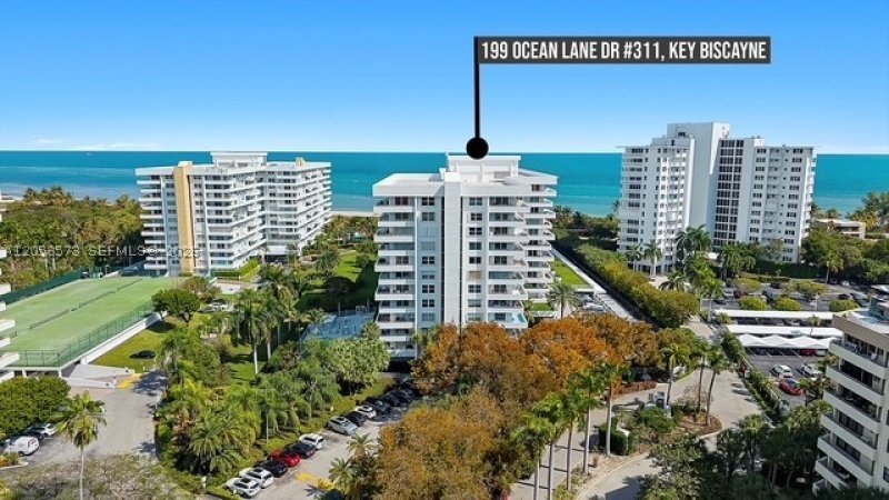 Apartment for rent at Commodore Club South 311