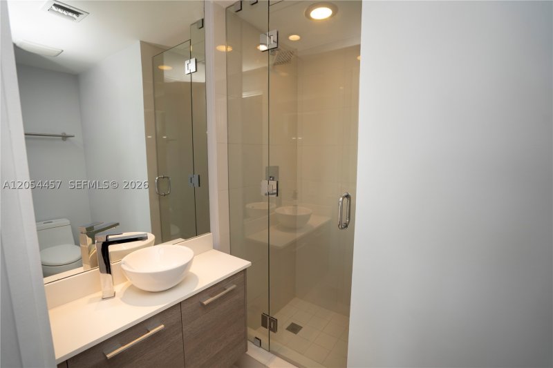 Condo for sale at Paraiso Bay Miami 4104