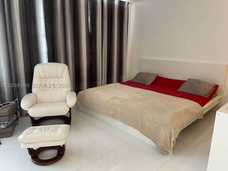 Apartment for rent at Decoplage 909