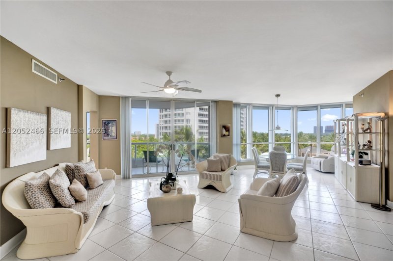 Comprar apartamento no Atlantic Two at The Point 805