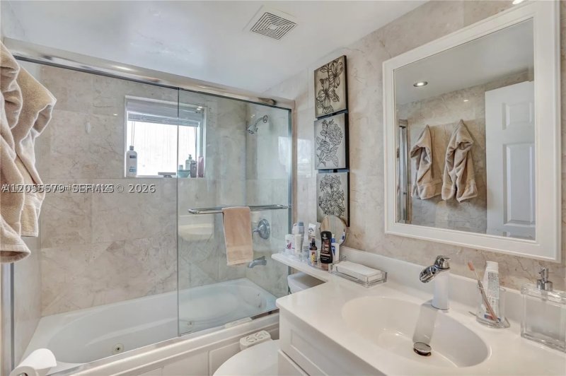Condo for sale at The Sterling 901