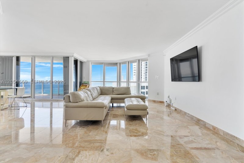 Condo for sale at Sands Pointe 1207
