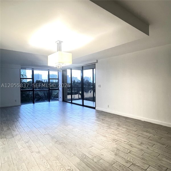 Condo for sale at Coronado I 433