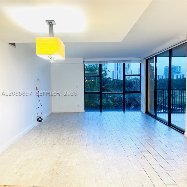 Condo for sale at Coronado I 433