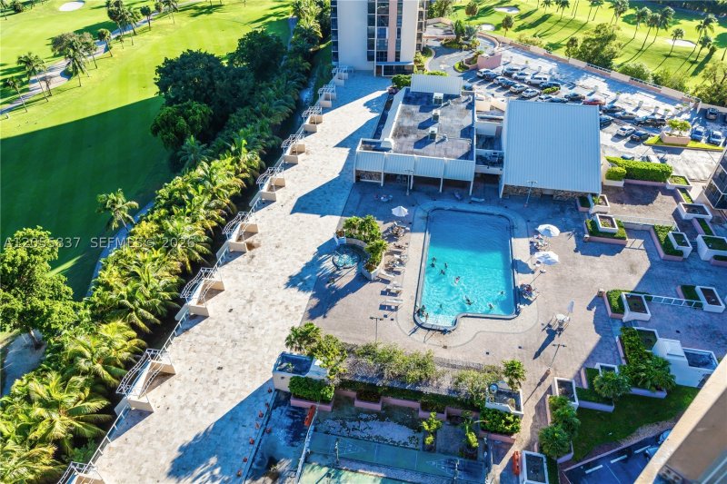 Condo for sale at Coronado I 433