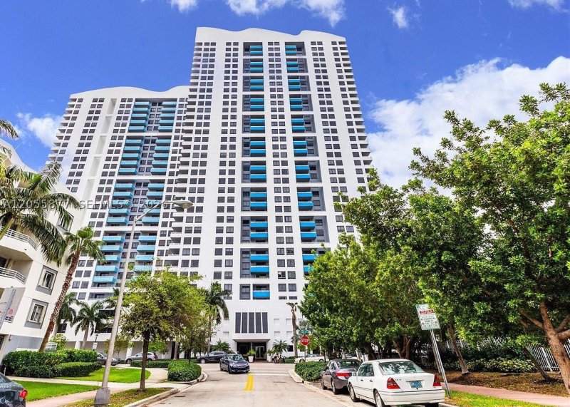 Apartment for rent at Waverly 2105