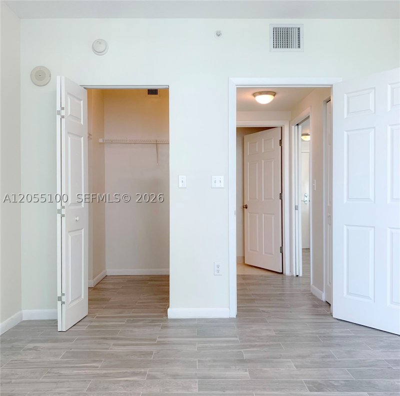 Condo for sale at Cite On The Bay 1006