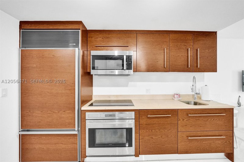 Apartment for rent at Icon Brickell Tower I 2708