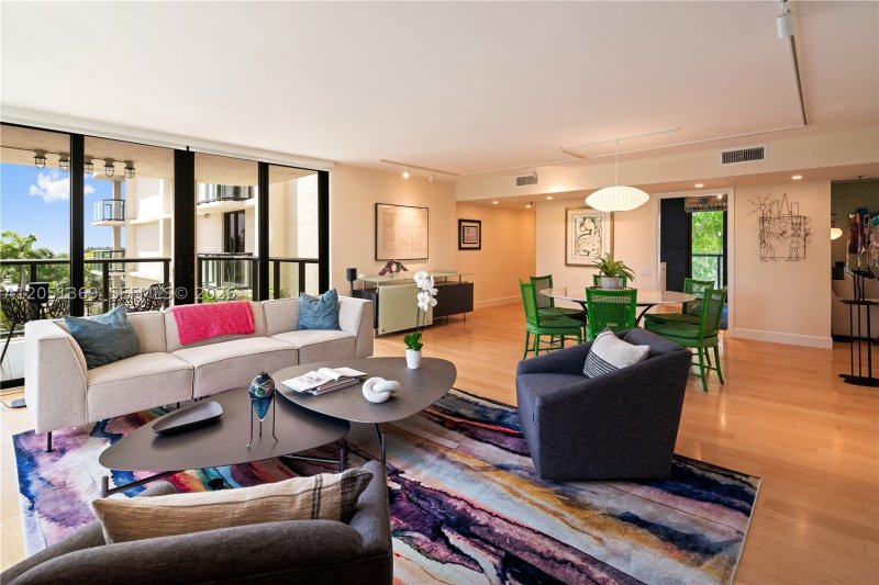 Comprar apartamento no Coconut Grove Bayshore 5B