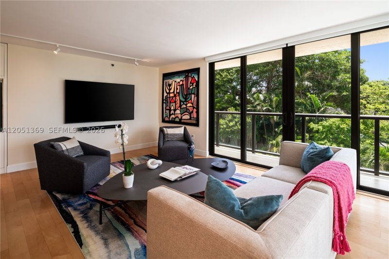 Comprar apartamento no Coconut Grove Bayshore 5B