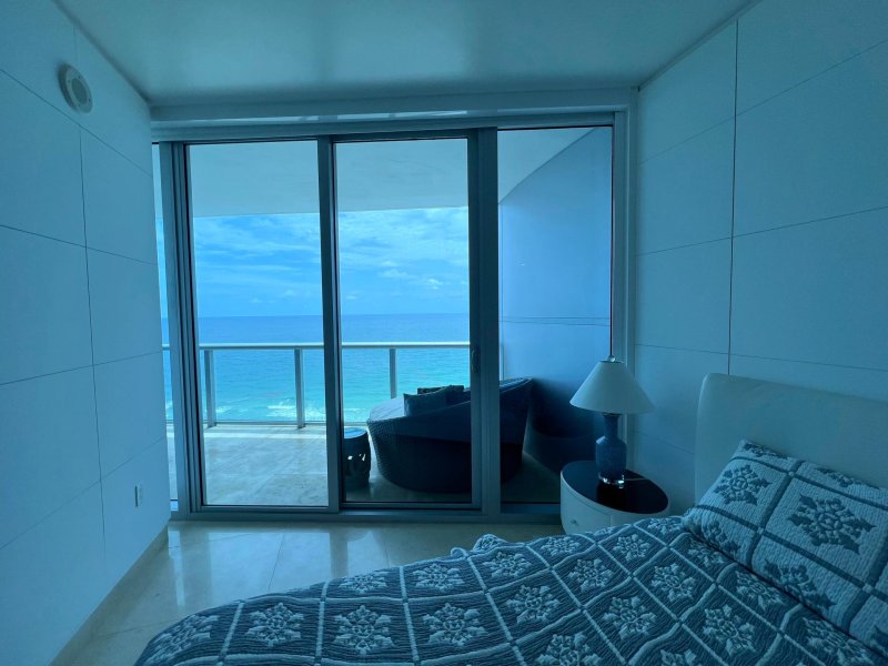 Alquiler de apartamento en Jade Beach 1806