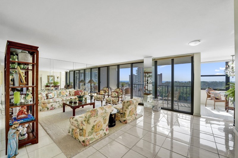 Condo for sale at The Corinthian 10E