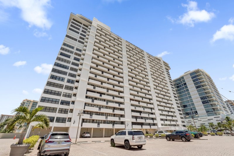 Condo for sale at The Corinthian 10E