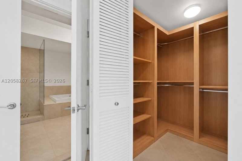 Comprar apartamento no Emerald Brickell 1203