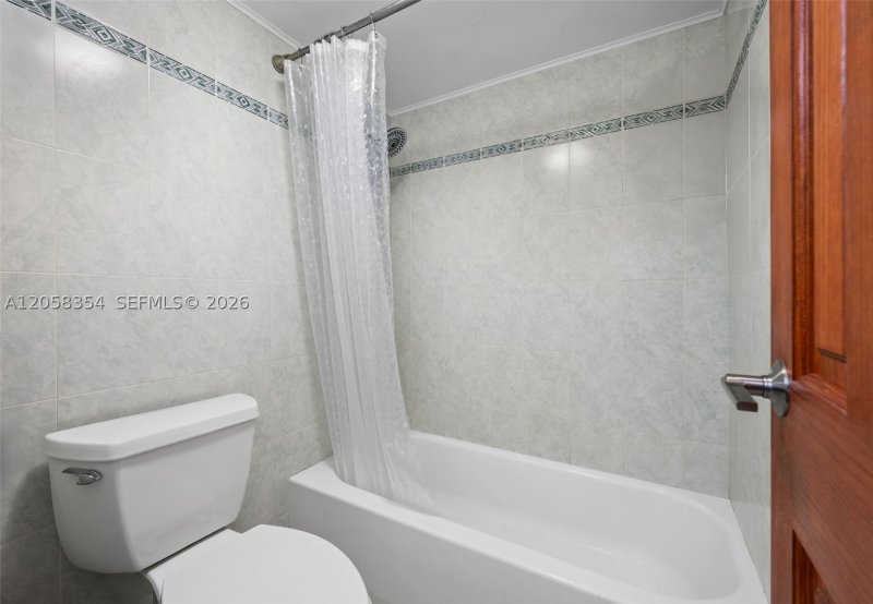 Condo for sale at Parker Plaza Estates 1701