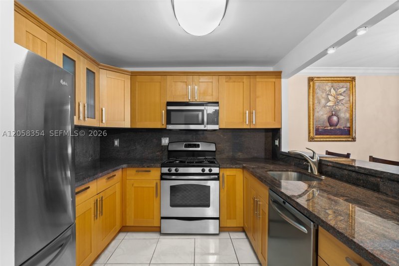 Condo for sale at Parker Plaza Estates 1701