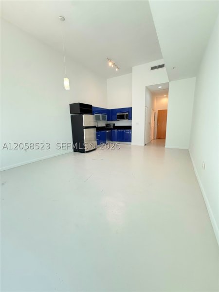 Apartment for rent at Vizcayne Everglades On The Bay 250