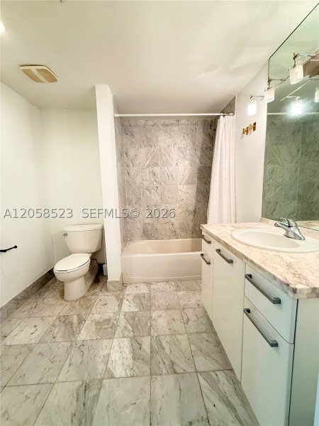 Apartment for rent at Vizcayne Everglades On The Bay 250