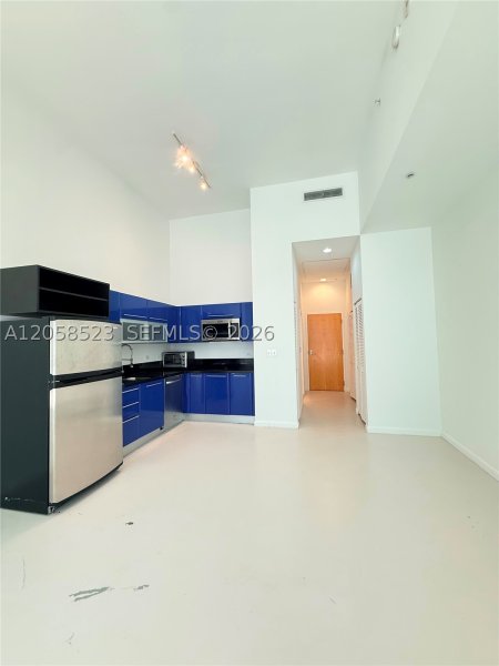 Apartment for rent at Vizcayne Everglades On The Bay 250