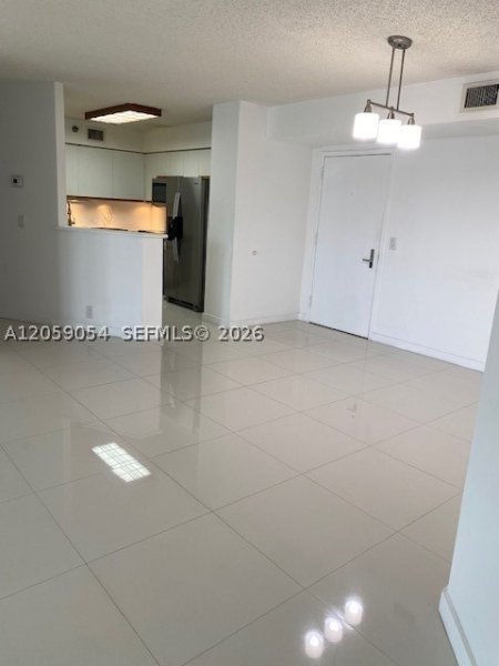 Condo for sale at Mystic Pointe 600 1910