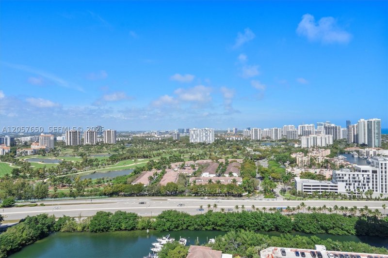 Mystic Pointe 500 Apt #2907