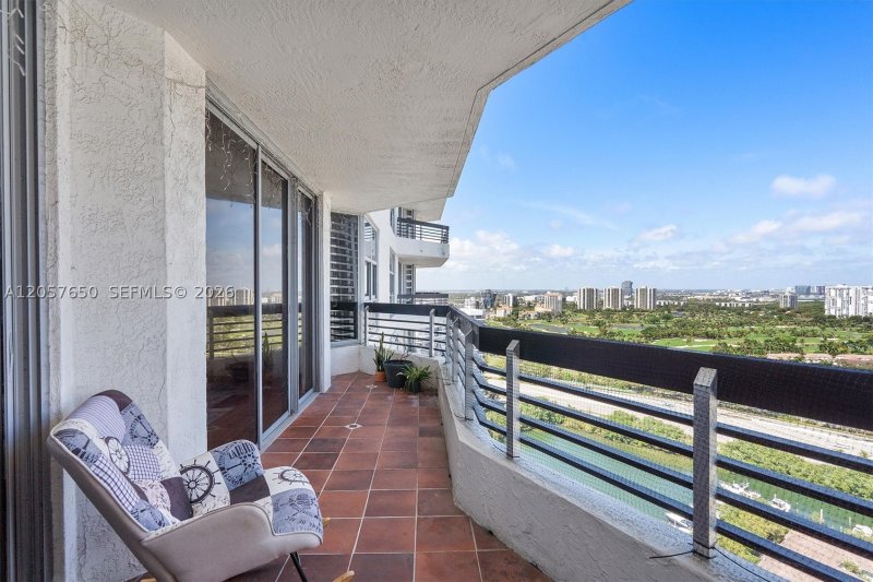 Alquiler de apartamento en Mystic Pointe 500 2907