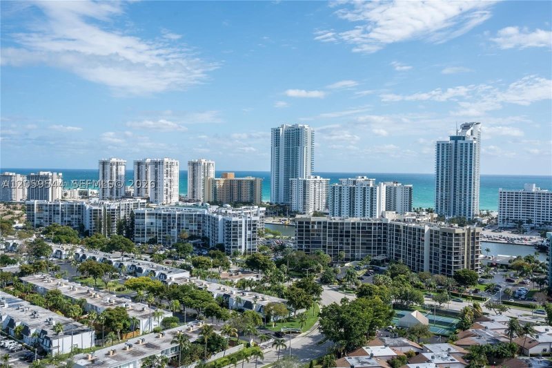 Apartment for rent at Olympus Condo 1804