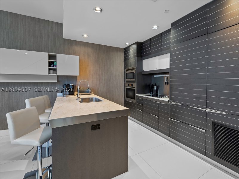 Condo for sale at Epic Miami 1407