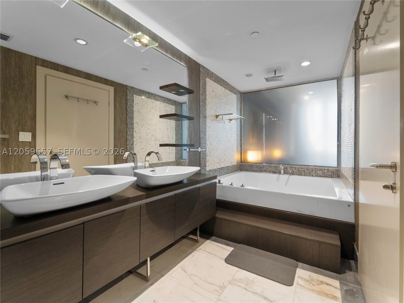 Condo for sale at Epic Miami 1407