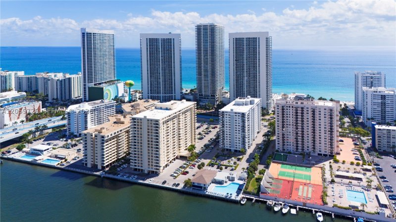Apartment for rent at Plaza Towers South 407