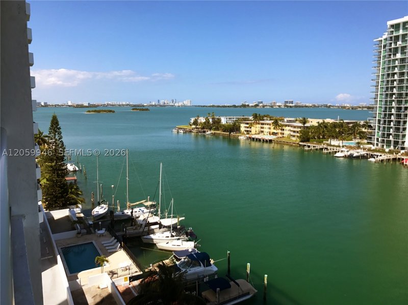Comprar apartamento en Blue Bay Tower 802