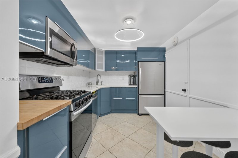 Condo for sale at Parker Plaza Estates 723