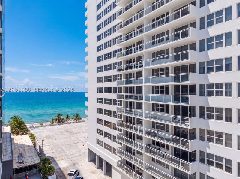 Condo for sale at Parker Plaza Estates 723