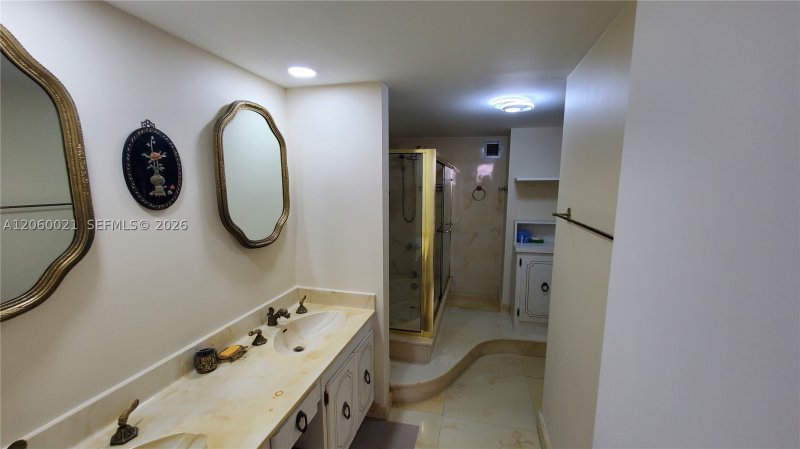 Condo for sale at Plaza Towers North 1103
