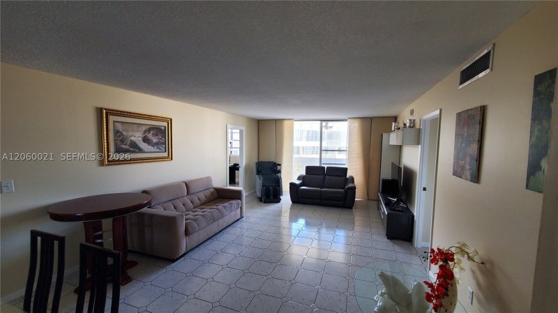 Condo for sale at Plaza Towers North 1103