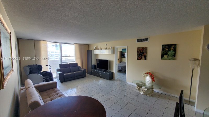 Condo for sale at Plaza Towers North 1103