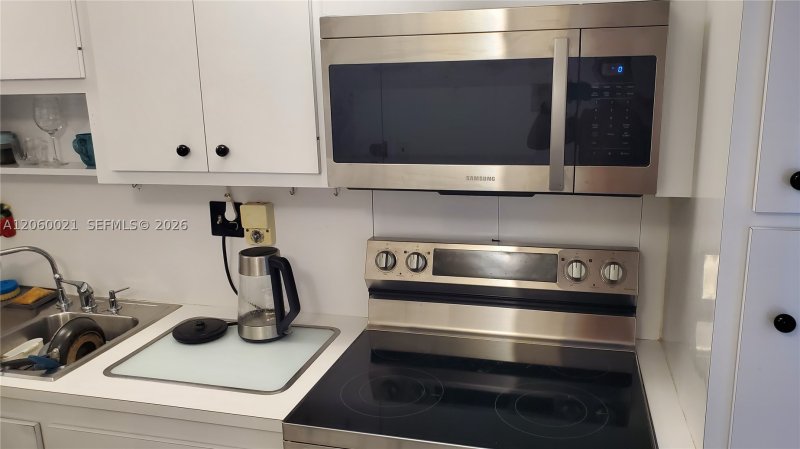 Condo for sale at Plaza Towers North 1103