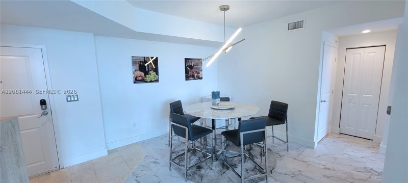 Comprar apartamento en 360 Condominium East 708