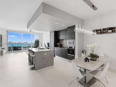 900 Biscayne Apt #3607