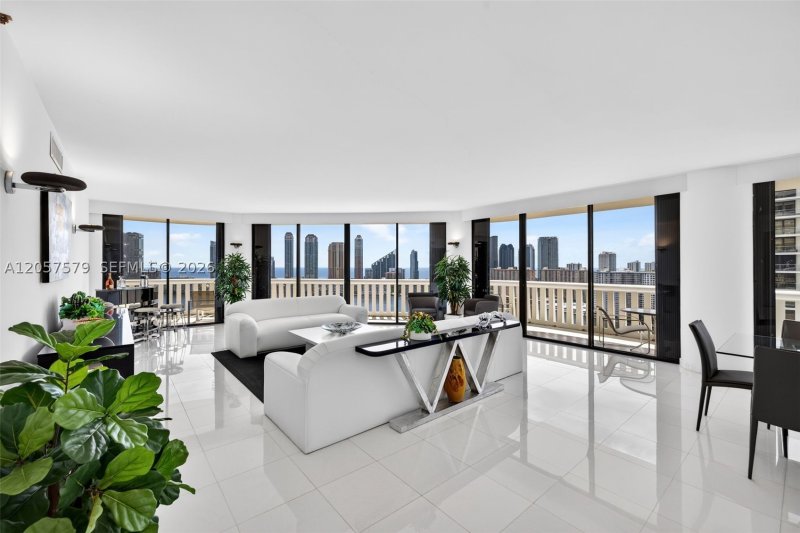 Comprar apartamento no 3000 Williams Island 2506