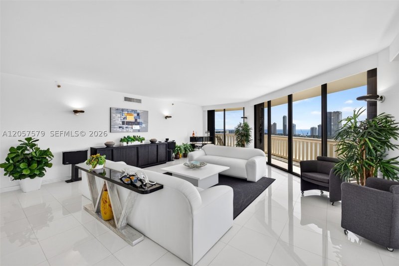 Comprar apartamento no 3000 Williams Island 2506