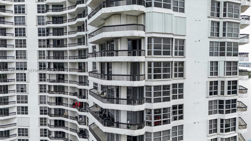 Comprar apartamento en Mystic Pointe 500 1606