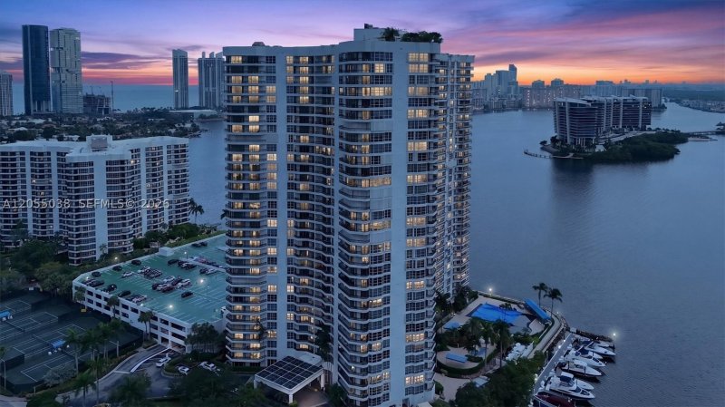 Mystic Pointe 500 Apt #1606