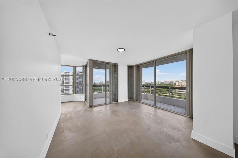 Comprar apartamento en Mystic Pointe 500 1606