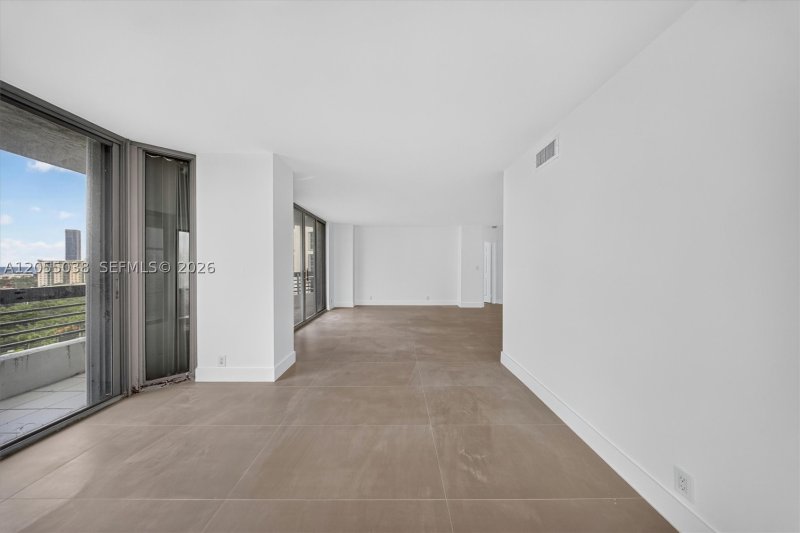 Comprar apartamento en Mystic Pointe 500 1606