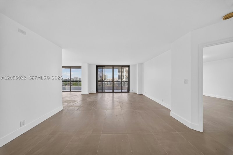 Comprar apartamento en Mystic Pointe 500 1606